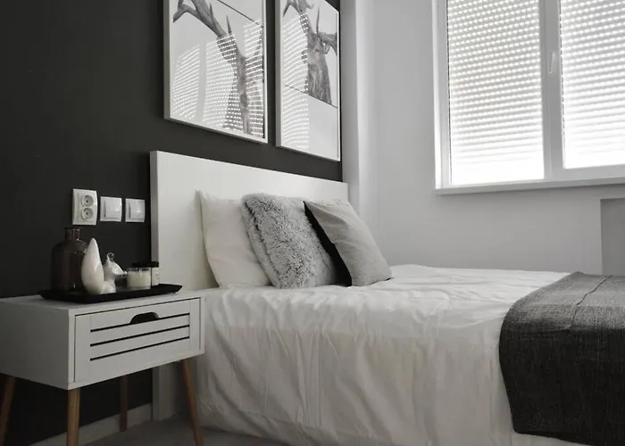 2 Bdr / Cozy Ap Near Old Town Apartament